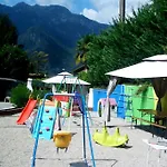 아파트 — Pool — Idro
