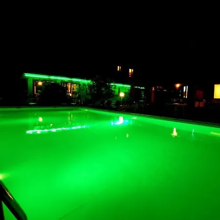 — Pool — Idro Apartment Vesta