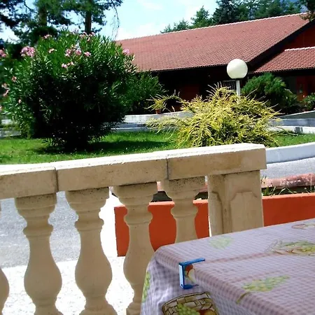 Apartment — Pool — Idro *